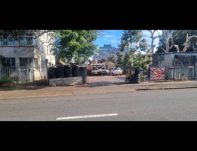 1,033M² VACANT LAND FOR SALE IN GLENWOOD